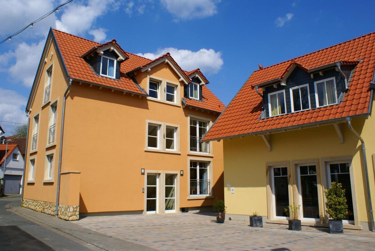 Gaestehaus Ressler Harxheim Exterior foto